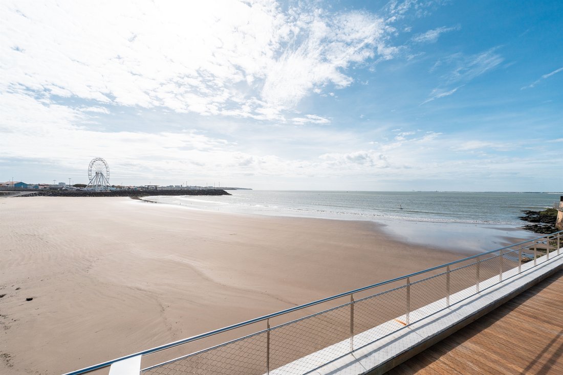 Apartment in Zone Industrielle et Commerciale, Royan, France 1 - 14085120