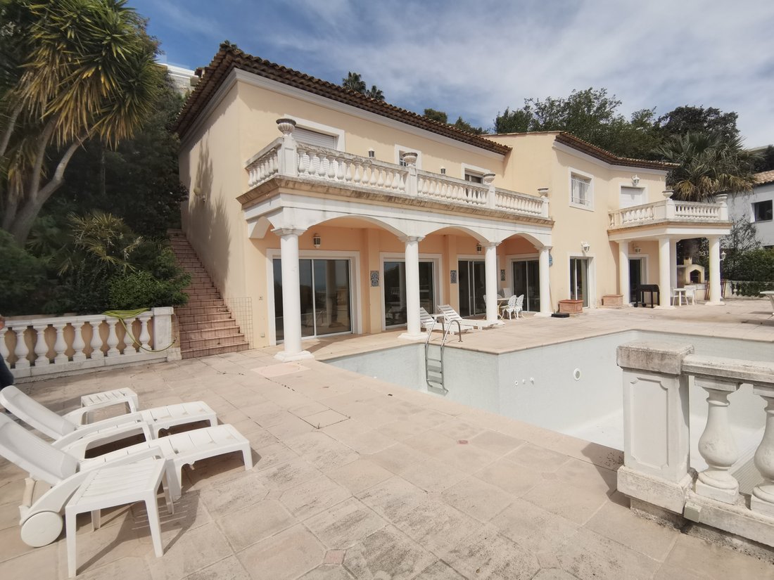 Villa in Le Cottage, Mandelieu-la-Napoule, France 1 - 14084642