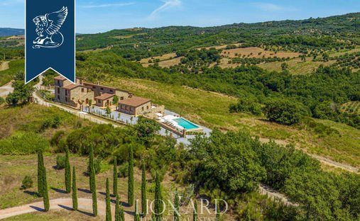 Villa in Cinigiano, Tuscany, Italy 1