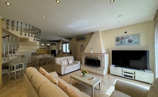 Villa in Viareggio, Tuscany, Italy 1