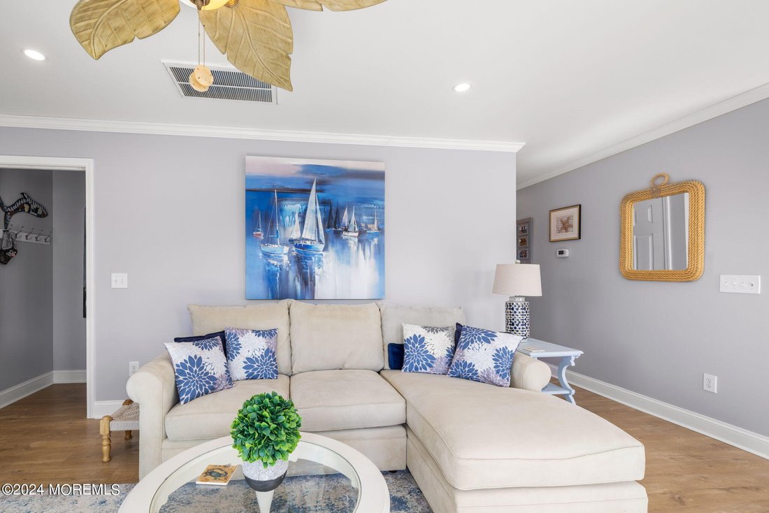 House in Stafford Township, New Jersey, United States 3 - 14085081