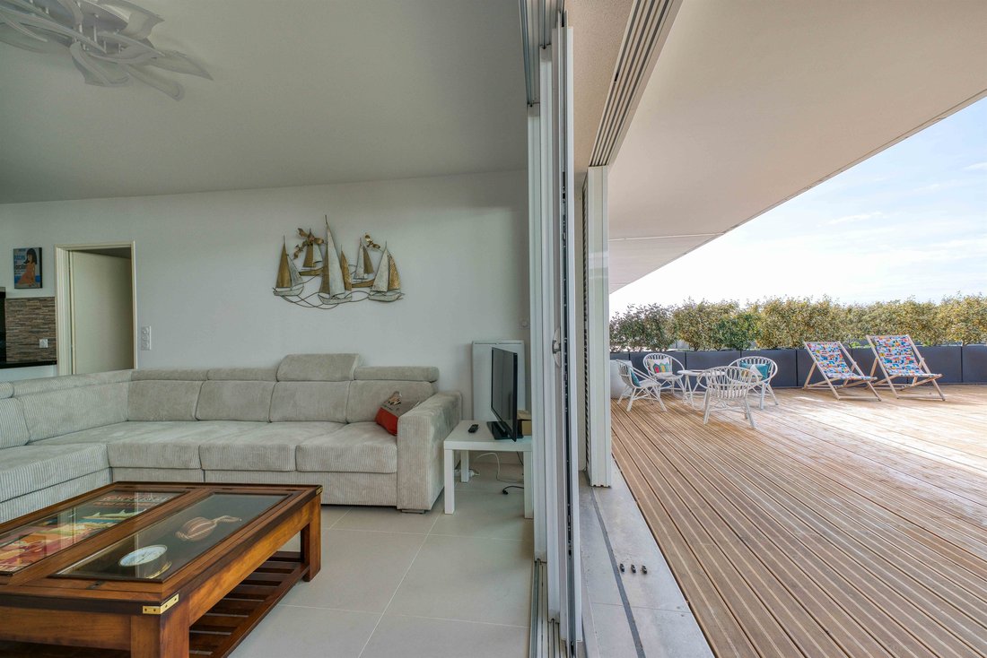 Apartment in Zone Industrielle et Commerciale, Royan, France 5 - 14085120