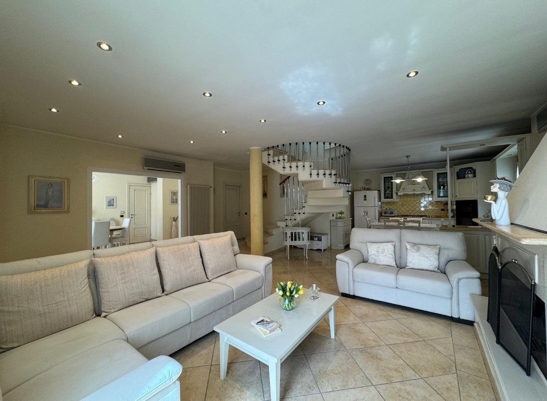 Villa in Viareggio, Tuscany, Italy 3 - 14082838