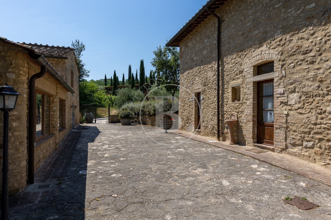 House in San Gimignano, Tuscany, Italy 5 - 14085218