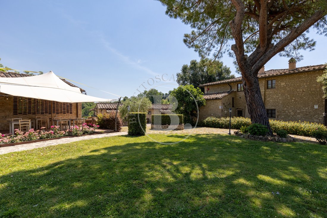 House in San Gimignano, Tuscany, Italy 2 - 14085218