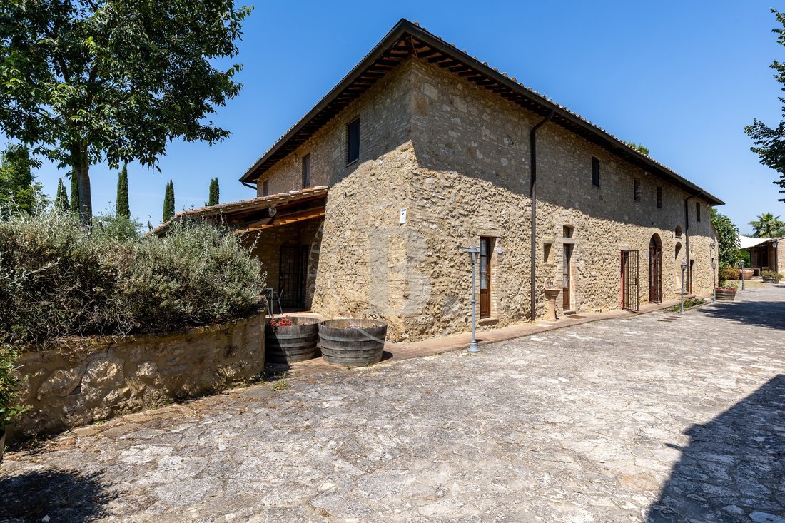 House in San Gimignano, Tuscany, Italy 4 - 14085218