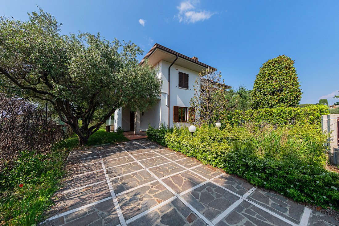 Villa in Center, Sirmione, Lombardy 2 - 13589067