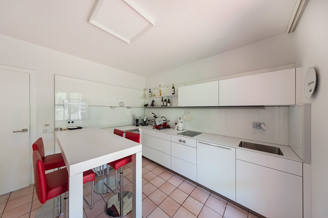 Villa in Center, Sirmione, Lombardy 1 - 13589067