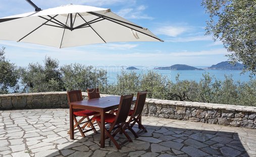 House in Montemarcello, Ameglia, Liguria 1