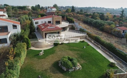 Villa in Pylaia, Macedonia and Thrace, Greece 1