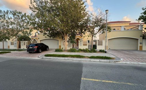 Villa in Dubai, Dubai, United Arab Emirates 1