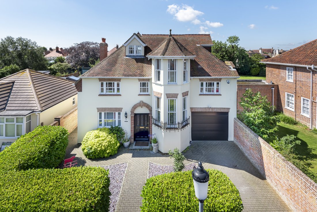 House in Clacton-on-Sea, England 2 - 14091317