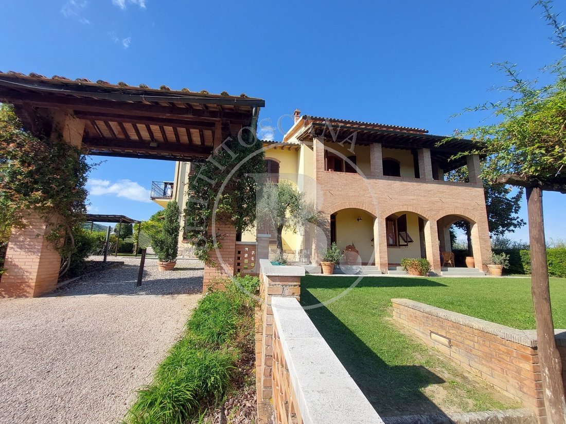 Villa in San Gimignano, Tuscany, Italy 2 - 14096010