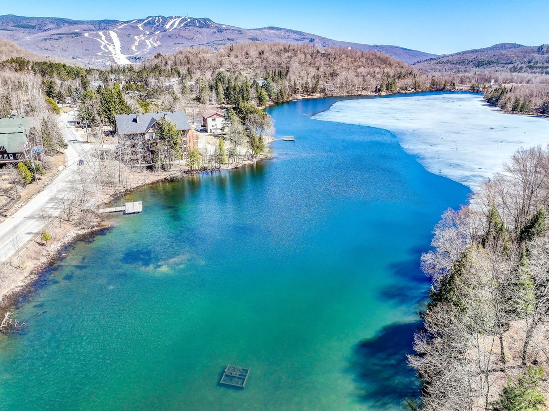 Residence On The Shores Of Lake Moore In Mont Tremblant, Quebec, Canada
