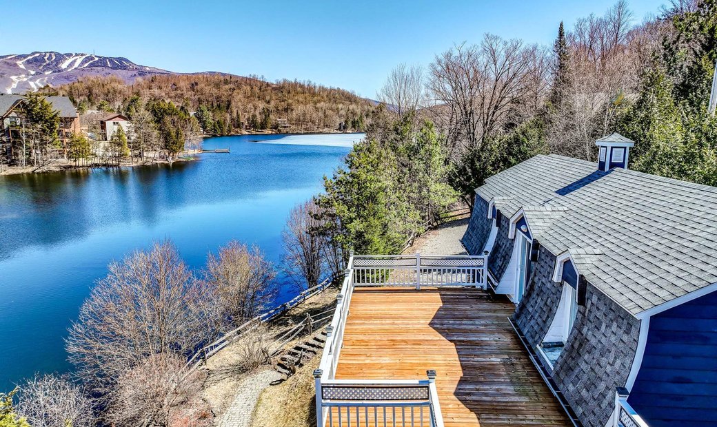 Residence On The Shores Of Lake Moore In Mont Tremblant, Quebec, Canada