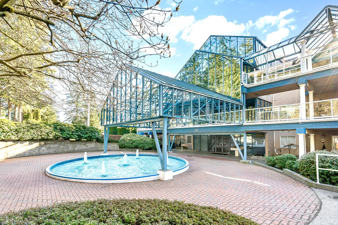 Apartment in North Vancouver, British Columbia, Canada 1 - 14096083
