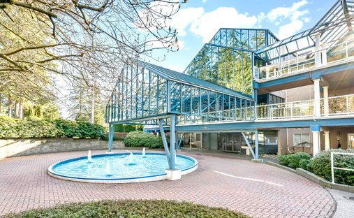 Apartment in North Vancouver, British Columbia, Canada 1