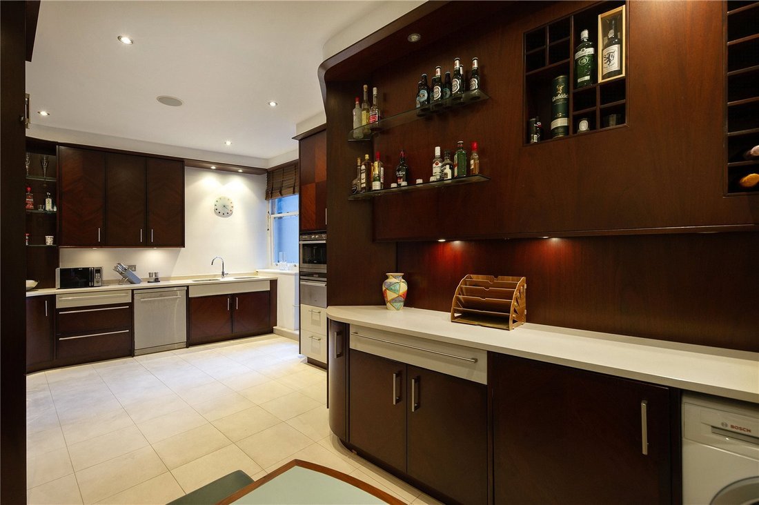 Apartment in Brompton, Kensington And Chelsea, England 3 - 14098244