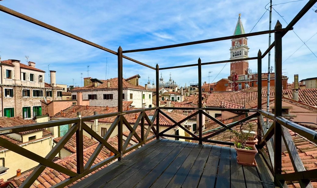 Venetian Penthouse With Roof Terrace Located In The In Venice, Veneto ...
