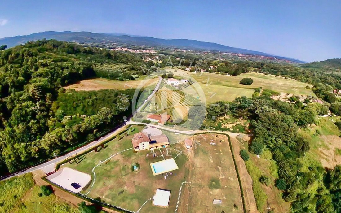 Villa in Historic Center, Lucca, Tuscany 3 - 14105024