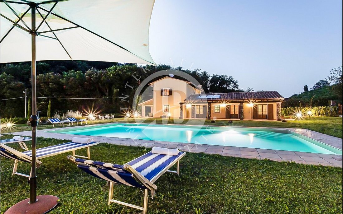 Villa in Historic Center, Lucca, Tuscany 1 - 14105024