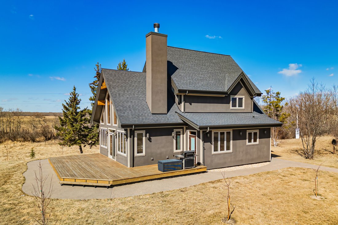 Come Home To The Country In White Sands, Alberta, Canada For Sale