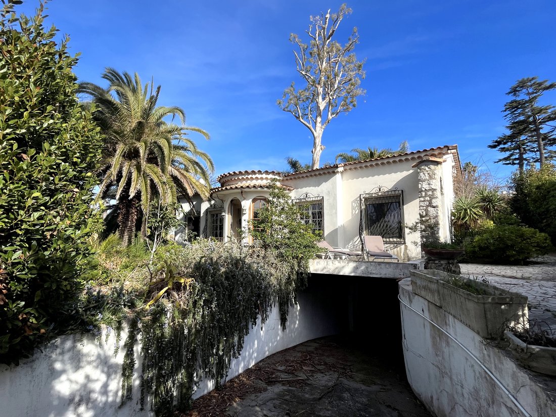 Villa in Antibes, Provence-Alpes-Côte d'Azur, France 1 - 14105188
