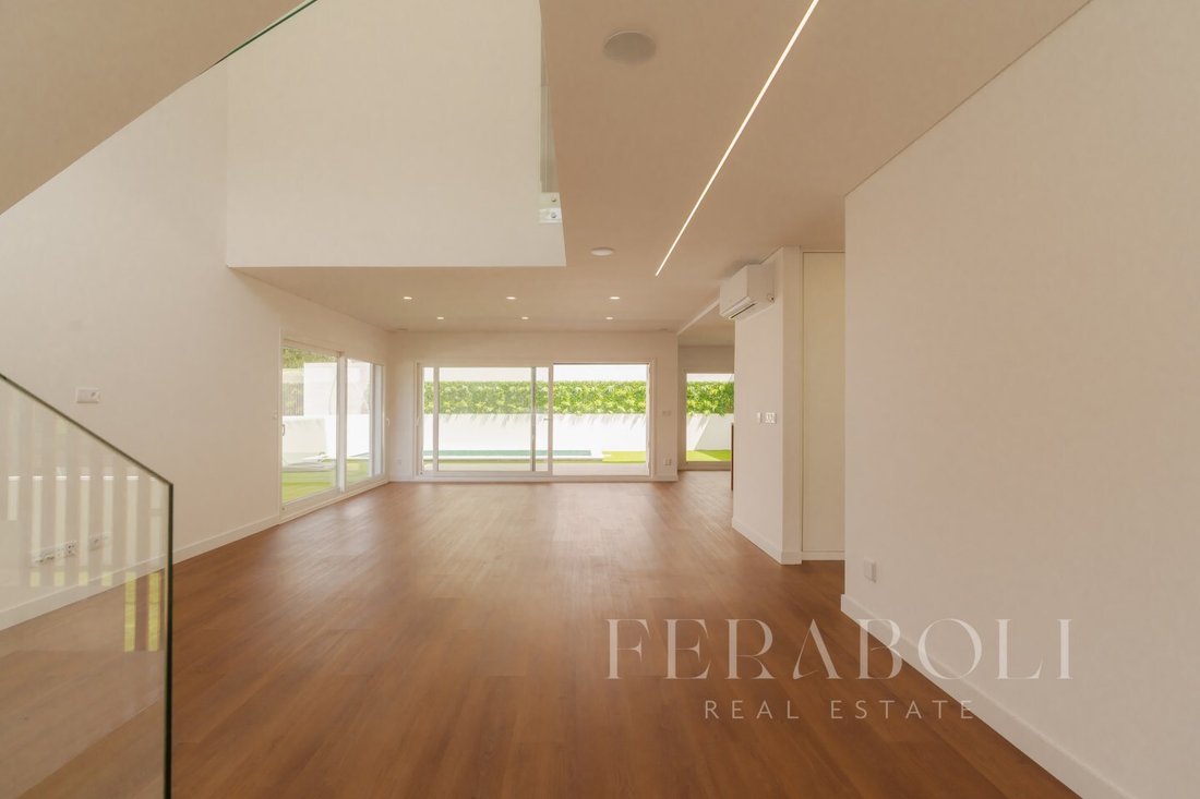 Villa in Aroeira, Charneca de Caparica e Sobreda, Portugal 2 - 14111265