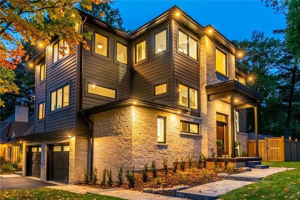 House in Hamilton, Ontario, Canada 2 - 13392170