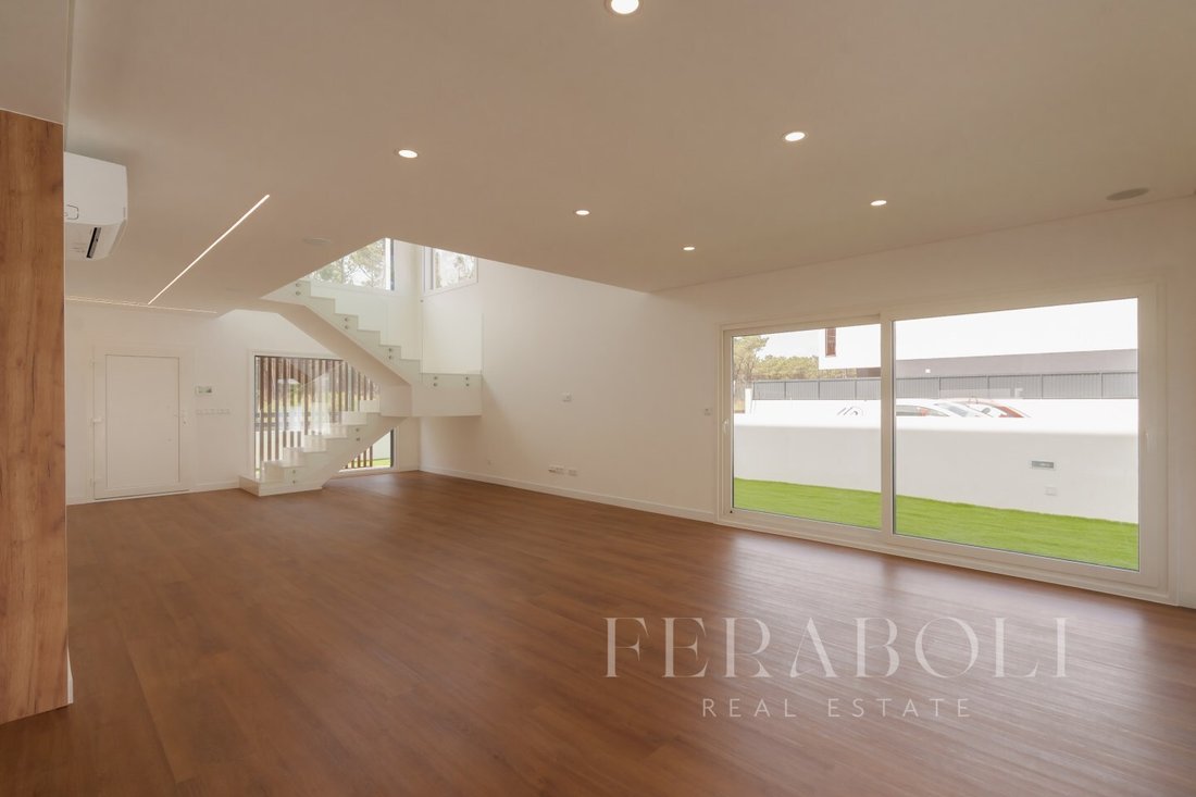Villa in Aroeira, Charneca de Caparica e Sobreda, Portugal 3 - 14111265