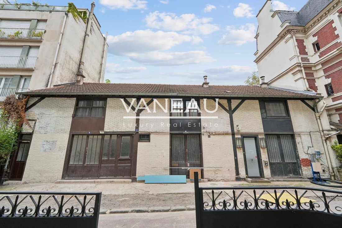 Paris 16ème Building In Paris, île De France, France For Sale (14006912)