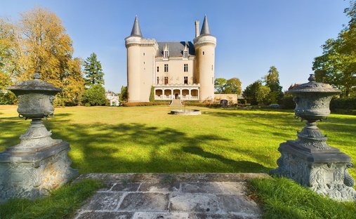 Chateau in La Chatre, Centre-Val de Loire, France 1
