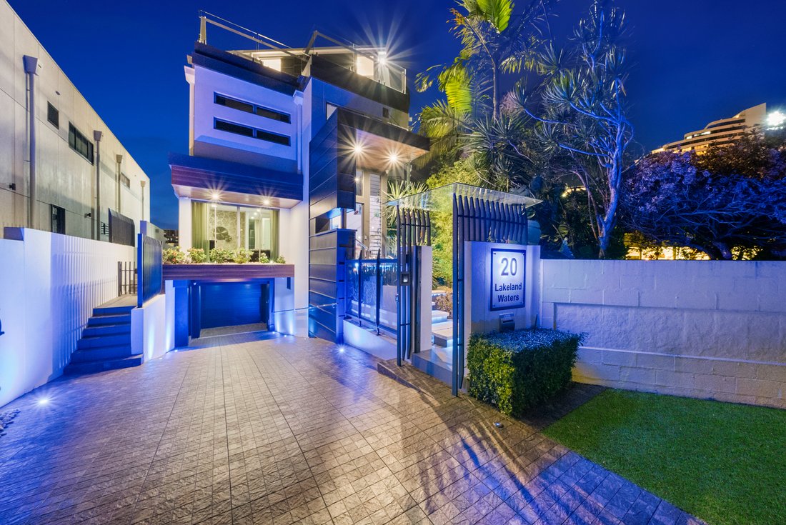 House in Broadbeach Waters, Queensland, Australia 4 - 14112143