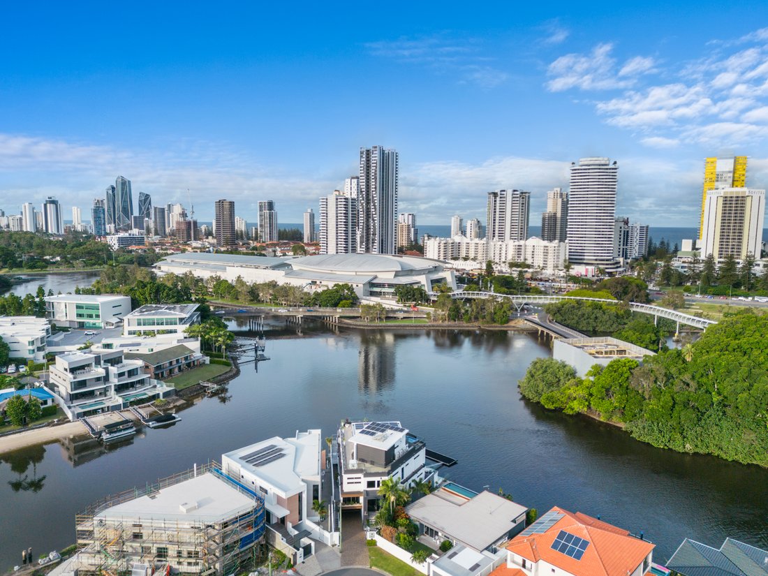 House in Broadbeach Waters, Queensland, Australia 1 - 14112143