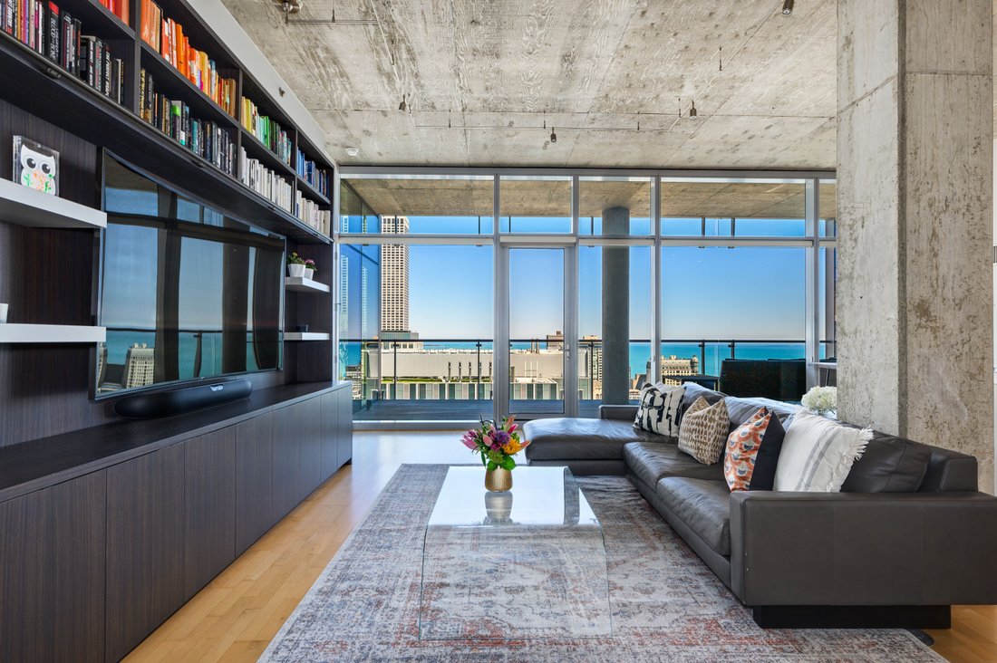 Image showcasing Chic Penthouse In Chicago, Illinois, United States For Sale (14111604)