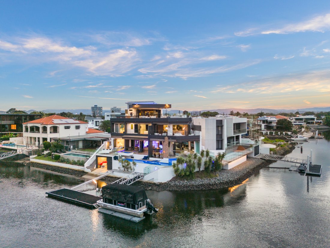 Exquisite Waterfront Living In Broadbeach Waters, Queensland, Australia