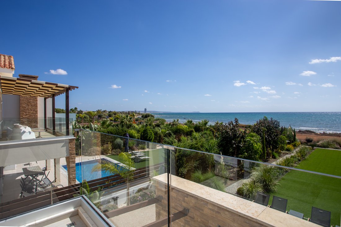 Villa in Ayia Napa, Cyprus 1 - 13995892