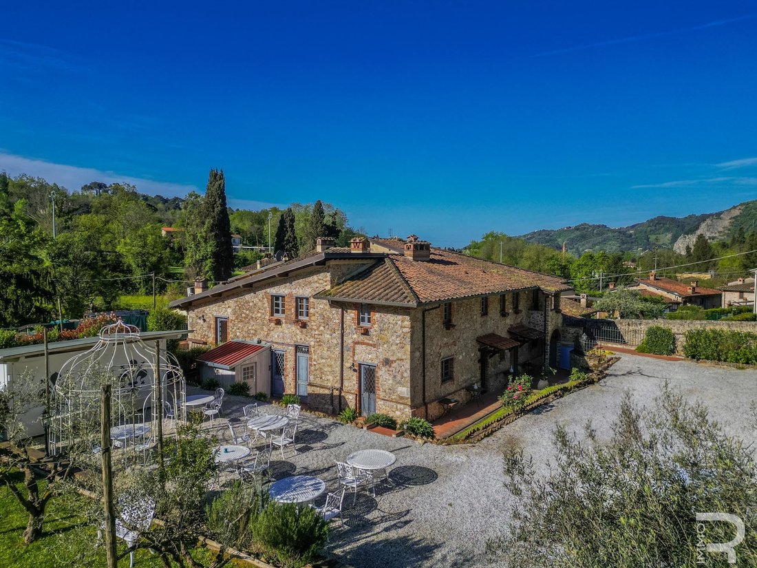 Farm Ranch in Camaiore, Tuscany, Italy 1 - 14111990