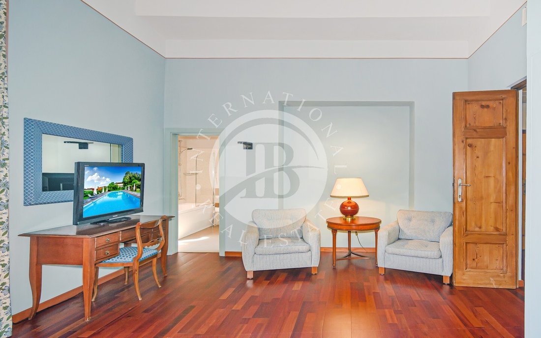 Villa in Historic Center, Lucca, Tuscany 5 - 14113436
