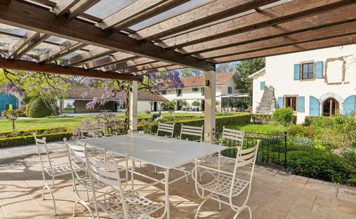 Castle for Sale in Choulex, Genève, Switzerland