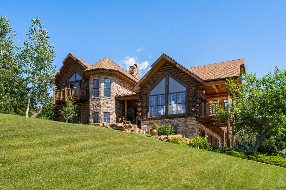 Privacy, Views, And Mountain Luxury In Nye, Montana, United States For