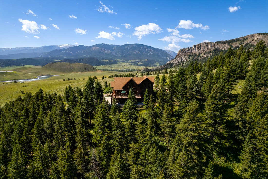 Privacy, Views, And Mountain Luxury In Nye, Montana, United States For