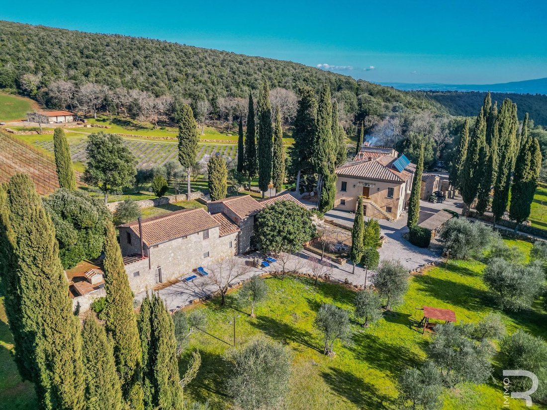 Country House in San Gimignano, Tuscany, Italy 2 - 14119402