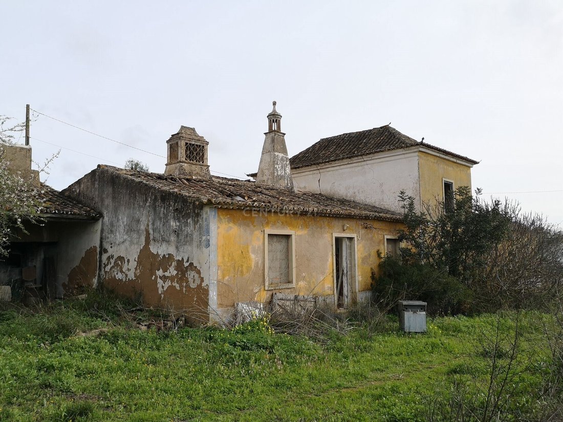 Large Farm With A Old House To Be Renovated In Albufeira, Algarve