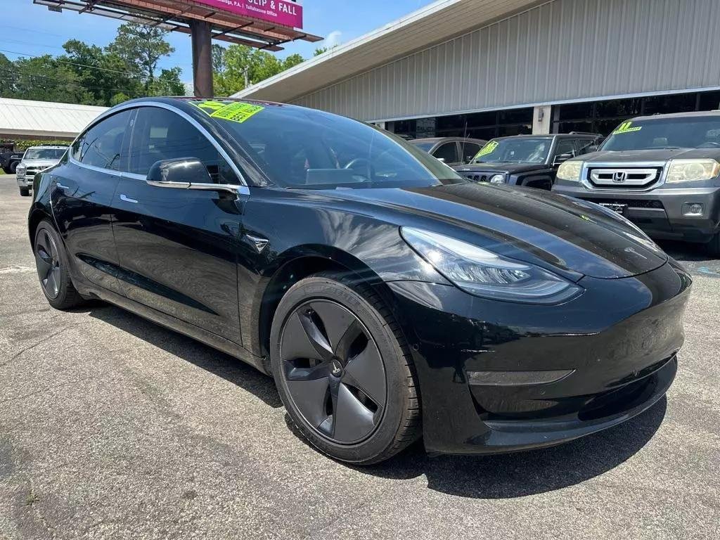 Sedan in Tallahassee, FL, United States 3 - 14118028