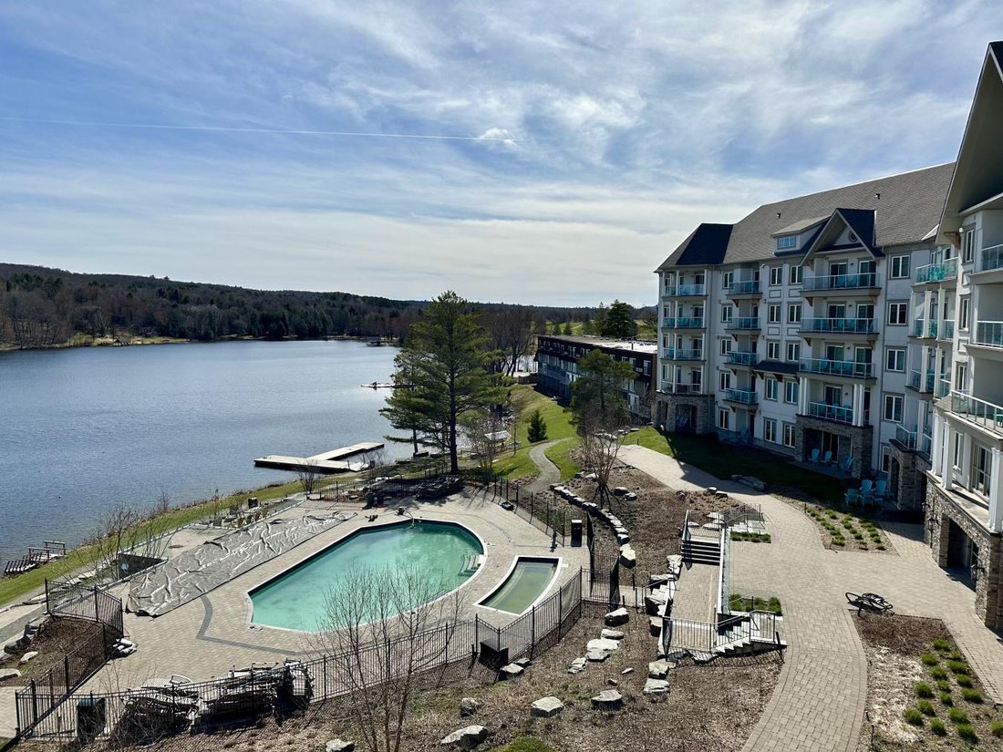 Condo in Huntsville, Ontario, Canada 1 - 14115320