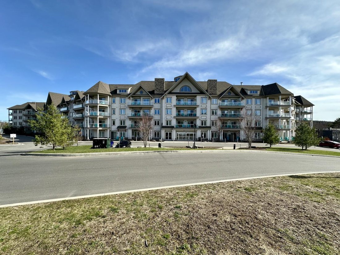 Condo in Huntsville, Ontario, Canada 2 - 14115320