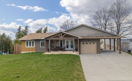 House in Prince Edward, Ontario, Canada 1