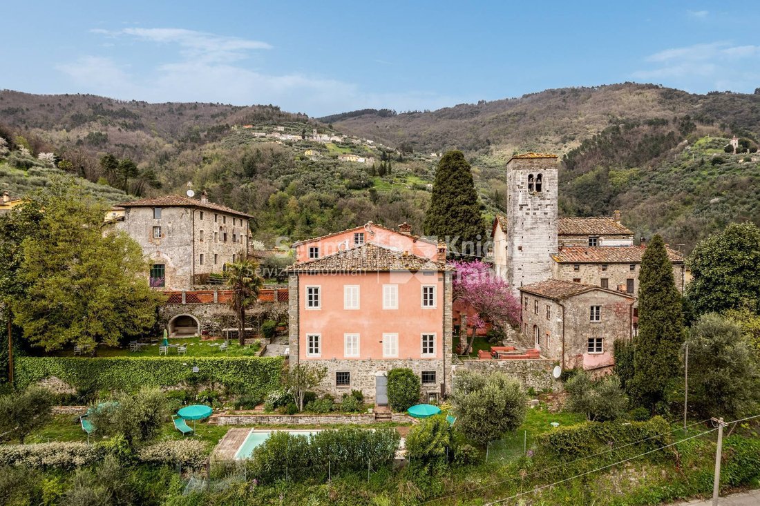 Villa in Pieve di Brancoli, Lucca, Tuscany 1 - 14116168