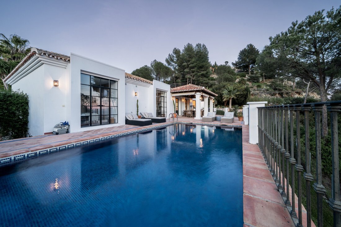 Villa in El Madroñal, Benahavis, Spain 2 - 14117797